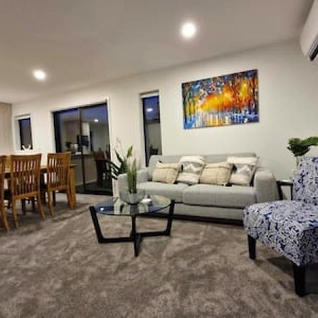 Lovely Brand New Home 26 Крайстчёрч Экстерьер фото